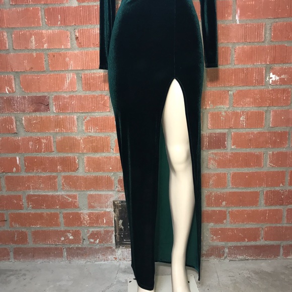 ☃️Slaying In Velvet Maxi Dress - Picture 2 of 6